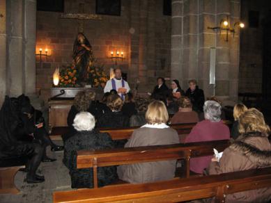 Se ofreció una oración a la Nuestra Señora de la Soledad en la iglesia de San Pedro